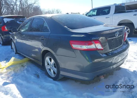 2010 Toyota Camry Se z USA, uszkodzony, nr VIN 4T1BF3EK5AU106517